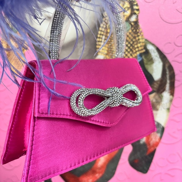 Chic Pink Mini Bag with Gold Bow - Picture 5 of 8